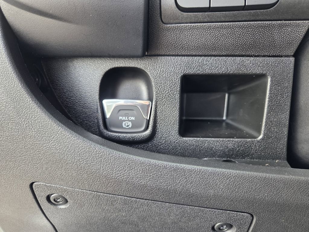 Used 2023 RAM ProMaster 2500 w/ Convenience Group FWD image 16