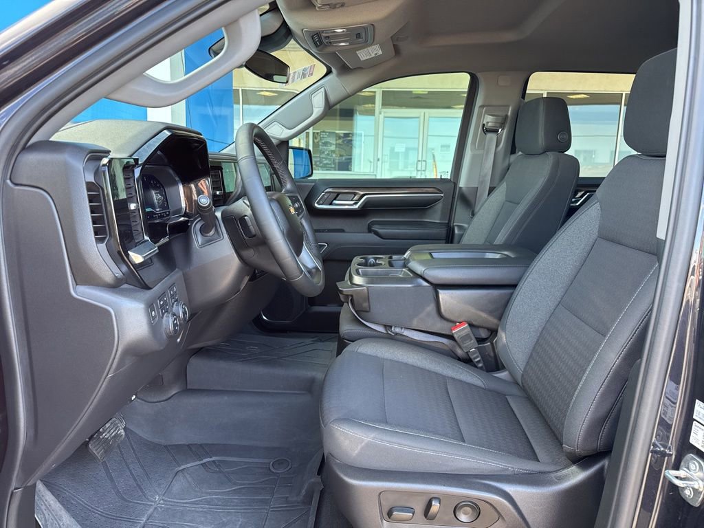 Used 2024 Chevrolet Silverado 1500 LT w/ Z71 Off-Road Package image 16