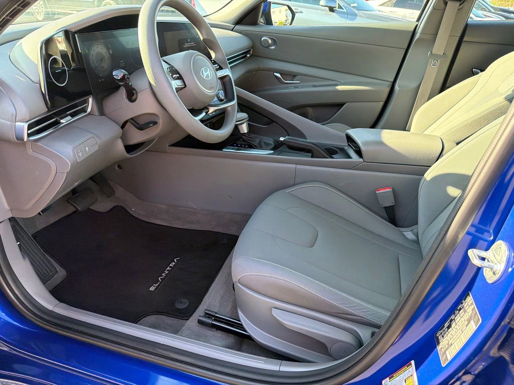 Used 2024 Hyundai Elantra SEL image 9