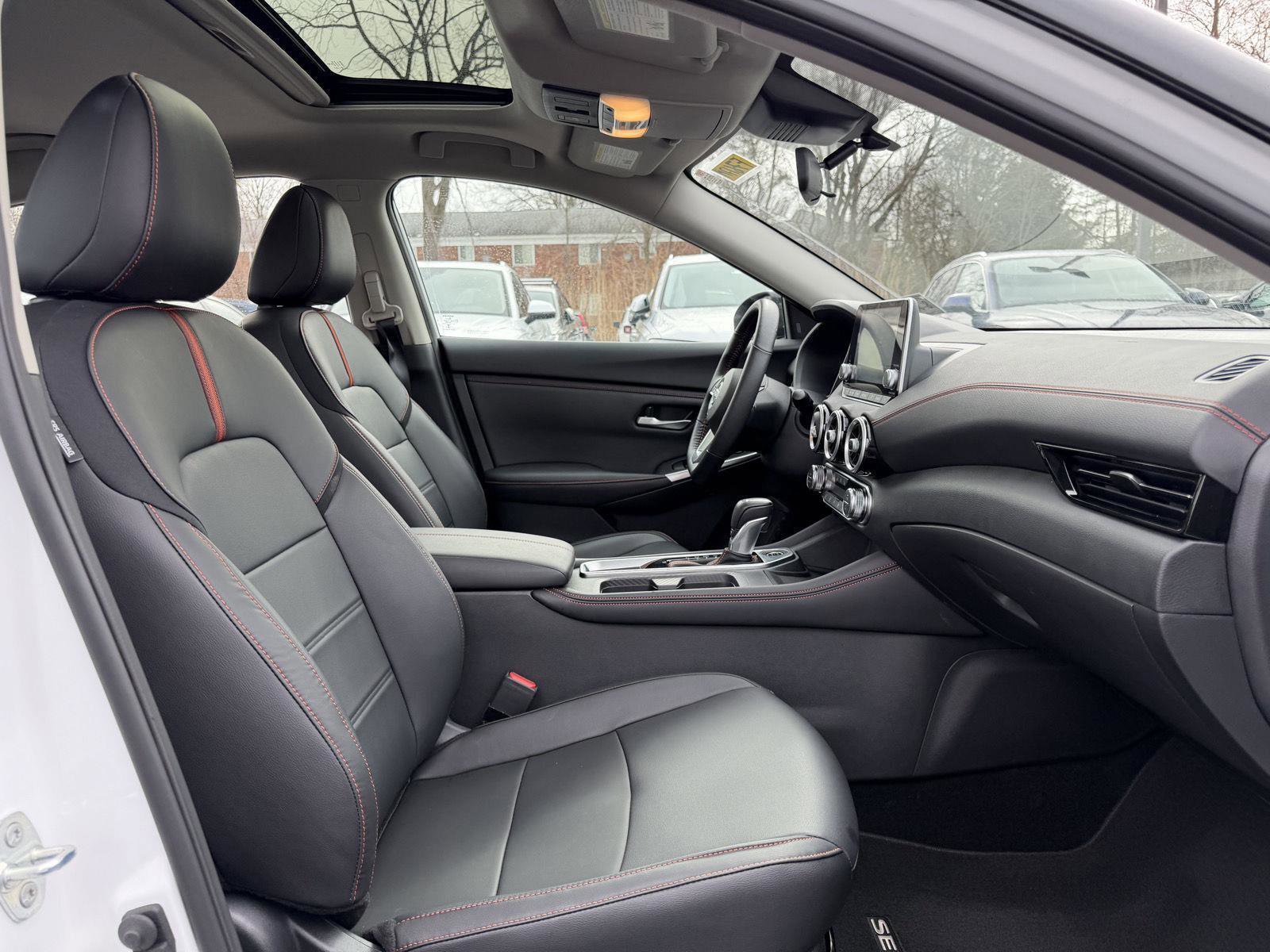 Used 2025 Nissan Sentra SR w/ SR Premium Package image 13