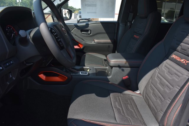 New 2026 Nissan Frontier PRO-4X w/ Pro-4x Convenience Package image 16