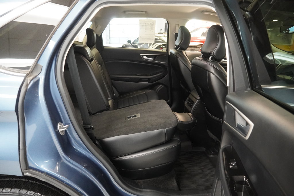Used 2018 Ford Edge SEL w/ Equipment Group 201A AWD/4WD image 22