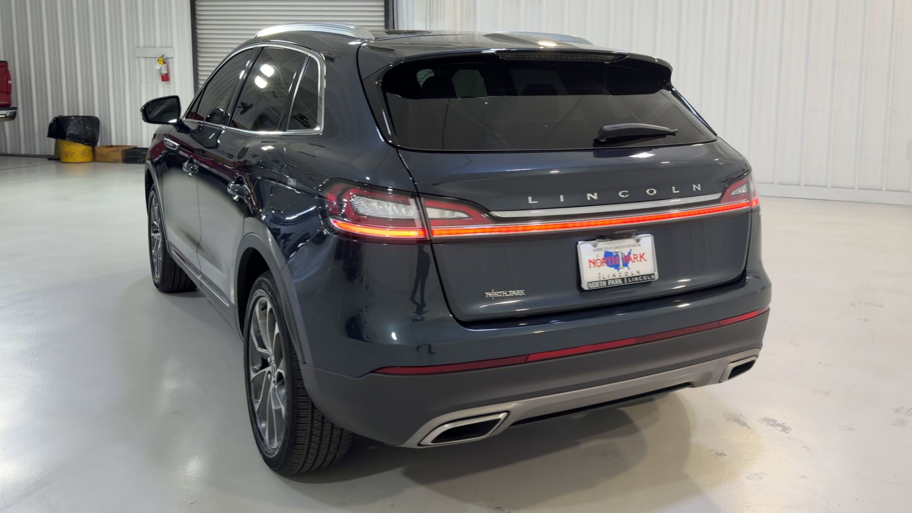 Used 2023 Lincoln Nautilus Reserve w/ Luxury Package AWD/4WD image 8