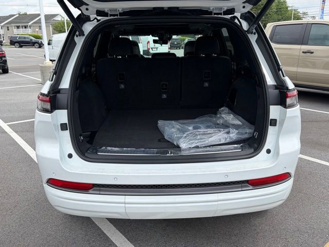 New 2026 Jeep Grand Cherokee Summit AWD/4WD image 6