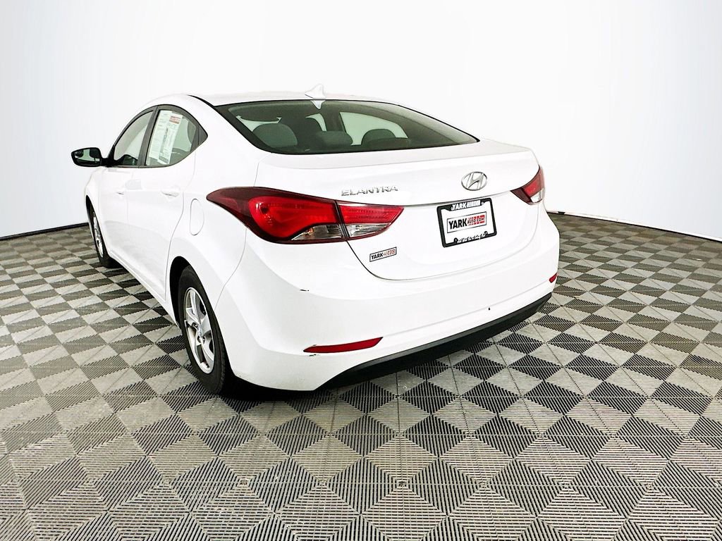 Used 2015 Hyundai Elantra SE image 7