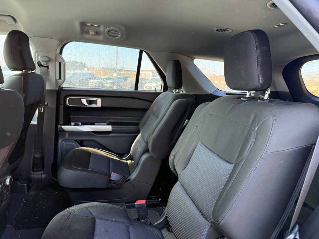 Used 2022 Ford Explorer XLT image 9