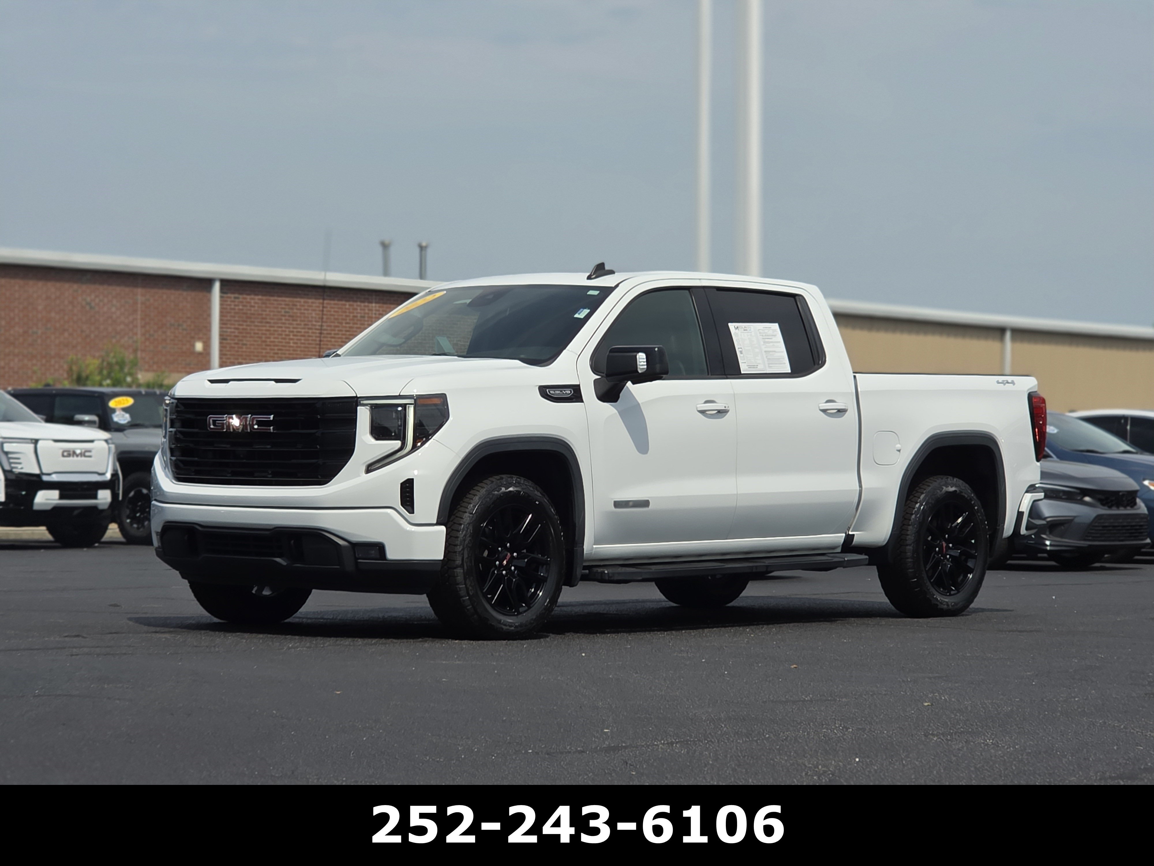 Used 2022 GMC Sierra 1500 Elevation w/ Elevation Premium Package AWD/4WD image 3