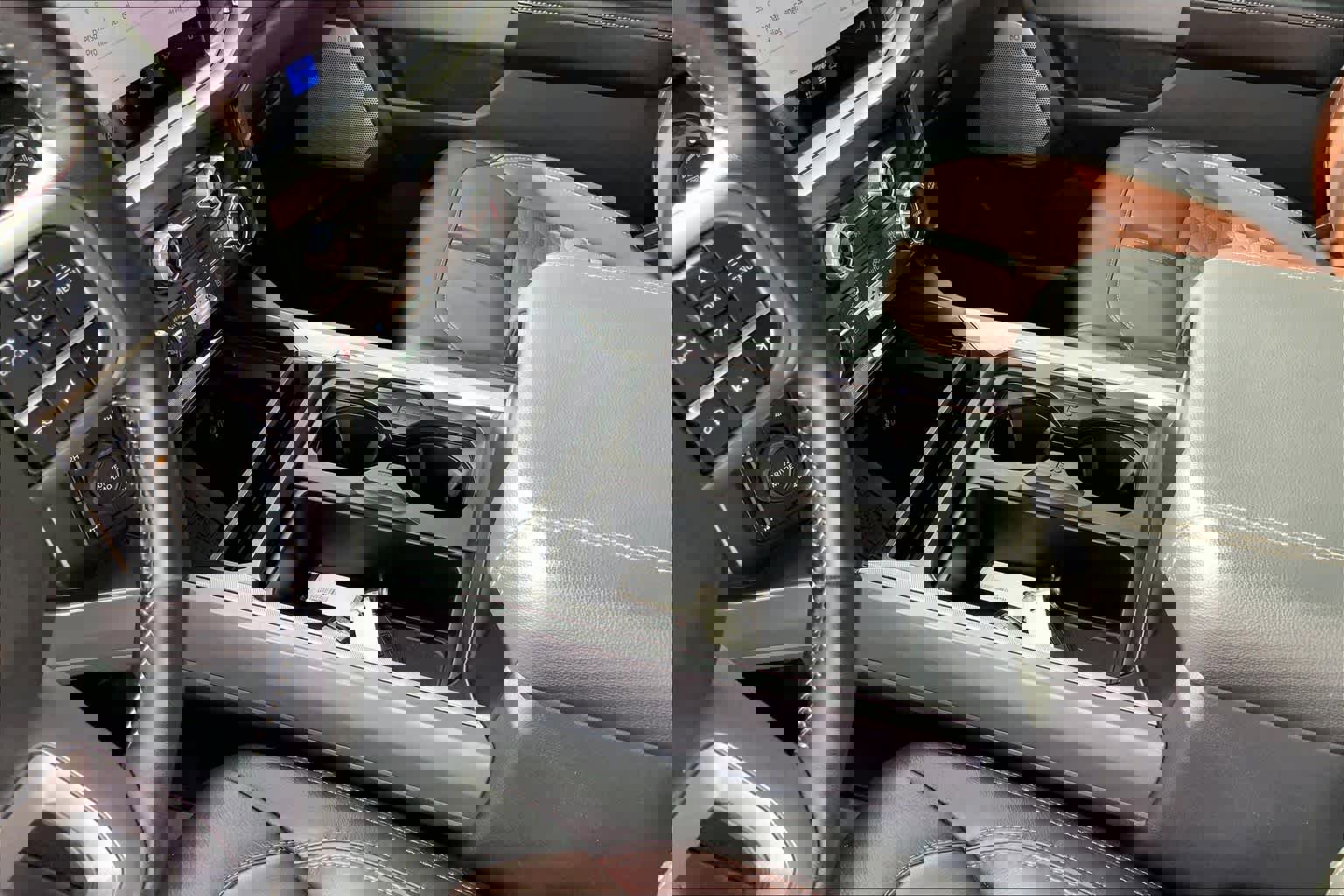 Used 2024 Ford F250 Lariat w/ Lariat Ultimate Package image 16