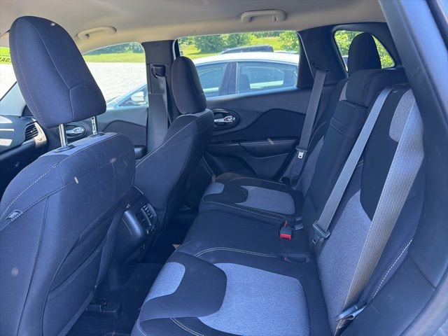 Used 2014 Jeep Cherokee Latitude FWD image 14