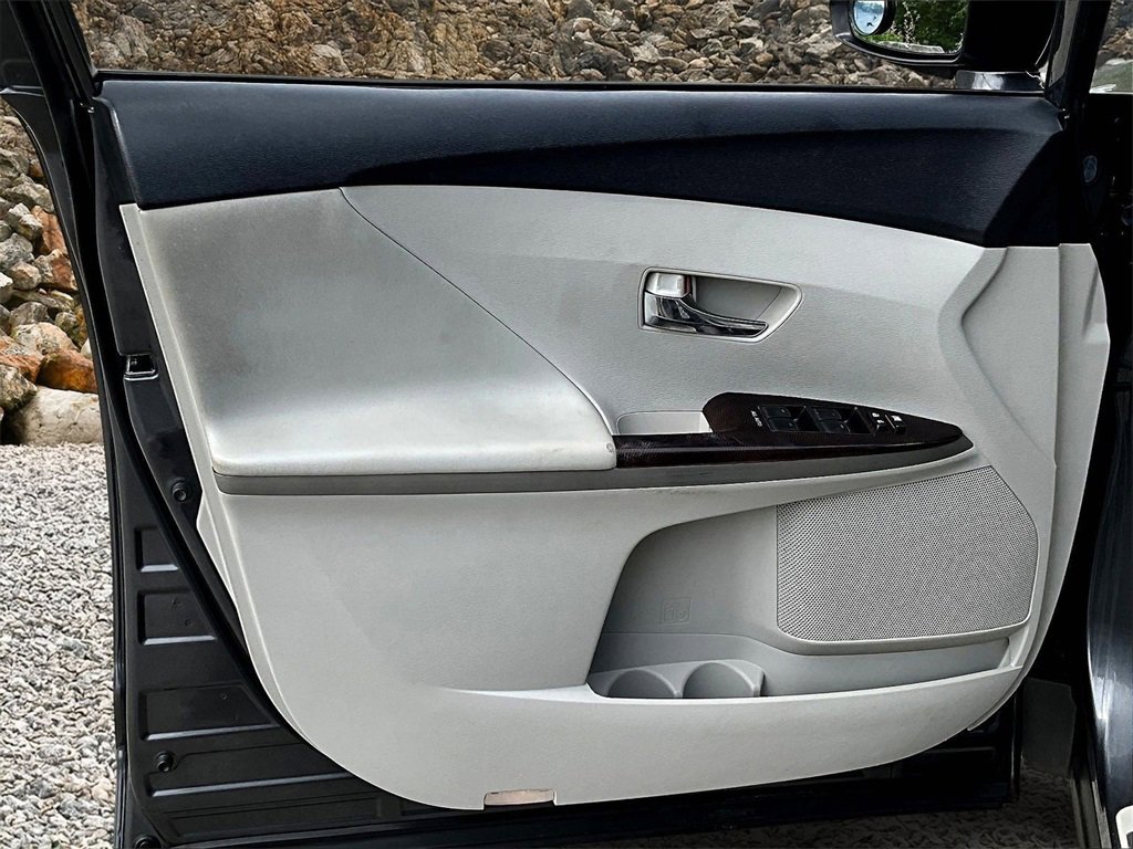 Used 2010 Toyota Venza image 20