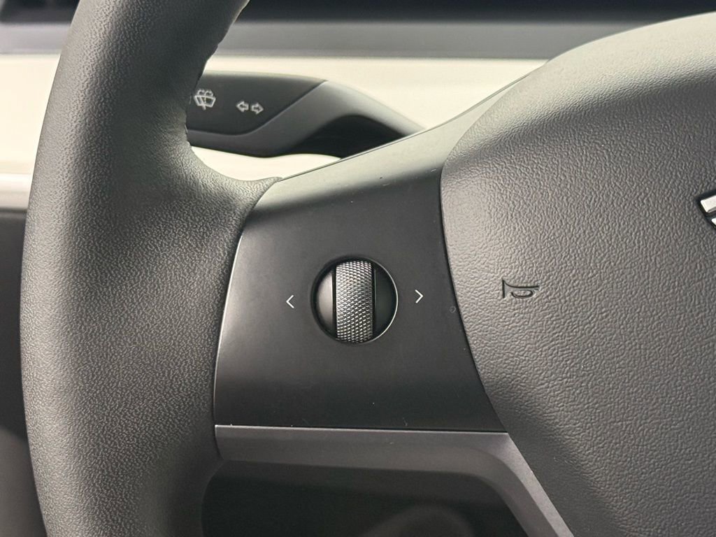 Used 2022 Tesla Model Y Performance image 24