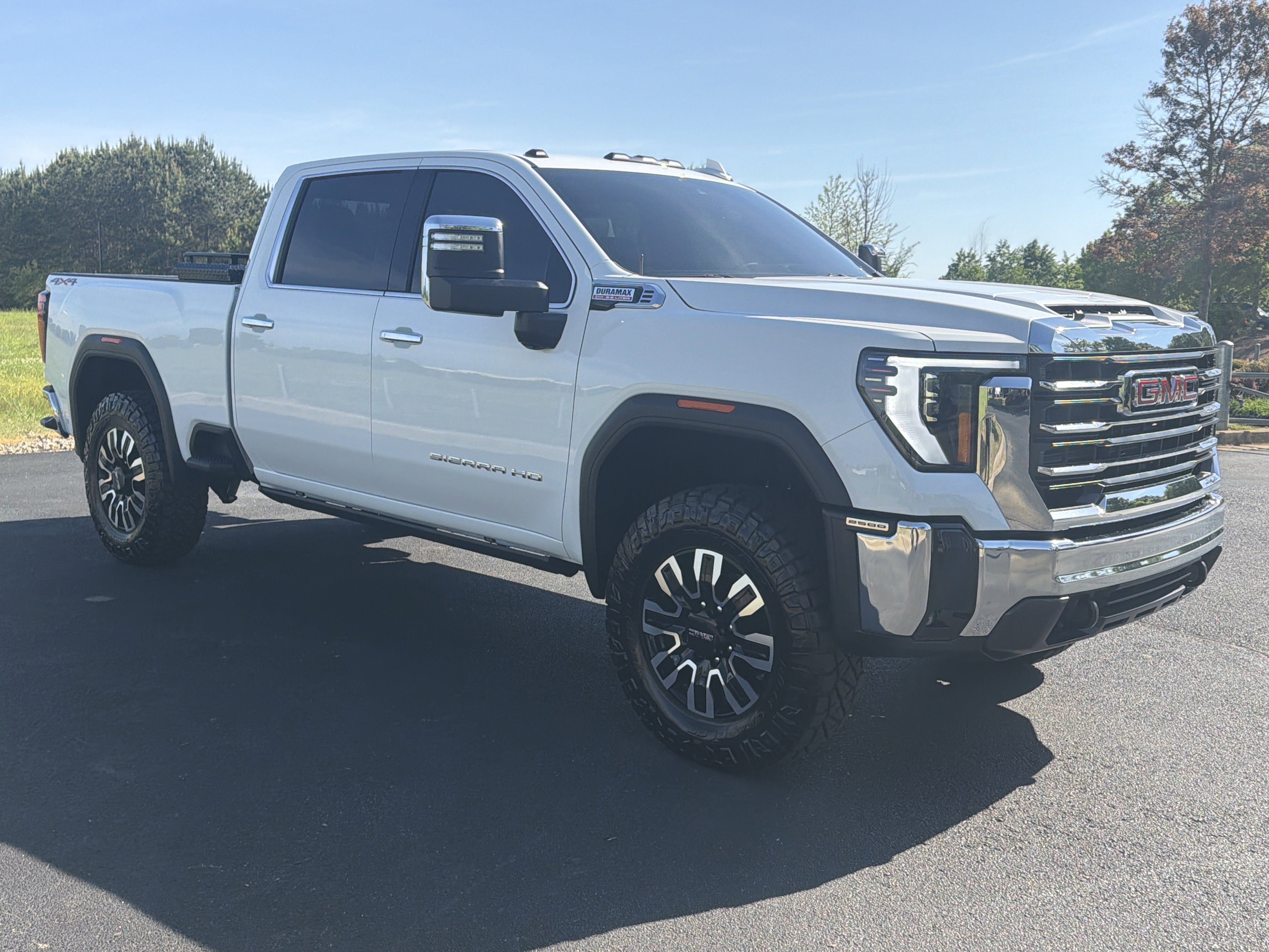 Used 2025 GMC Sierra 2500 SLT AWD/4WD image 2