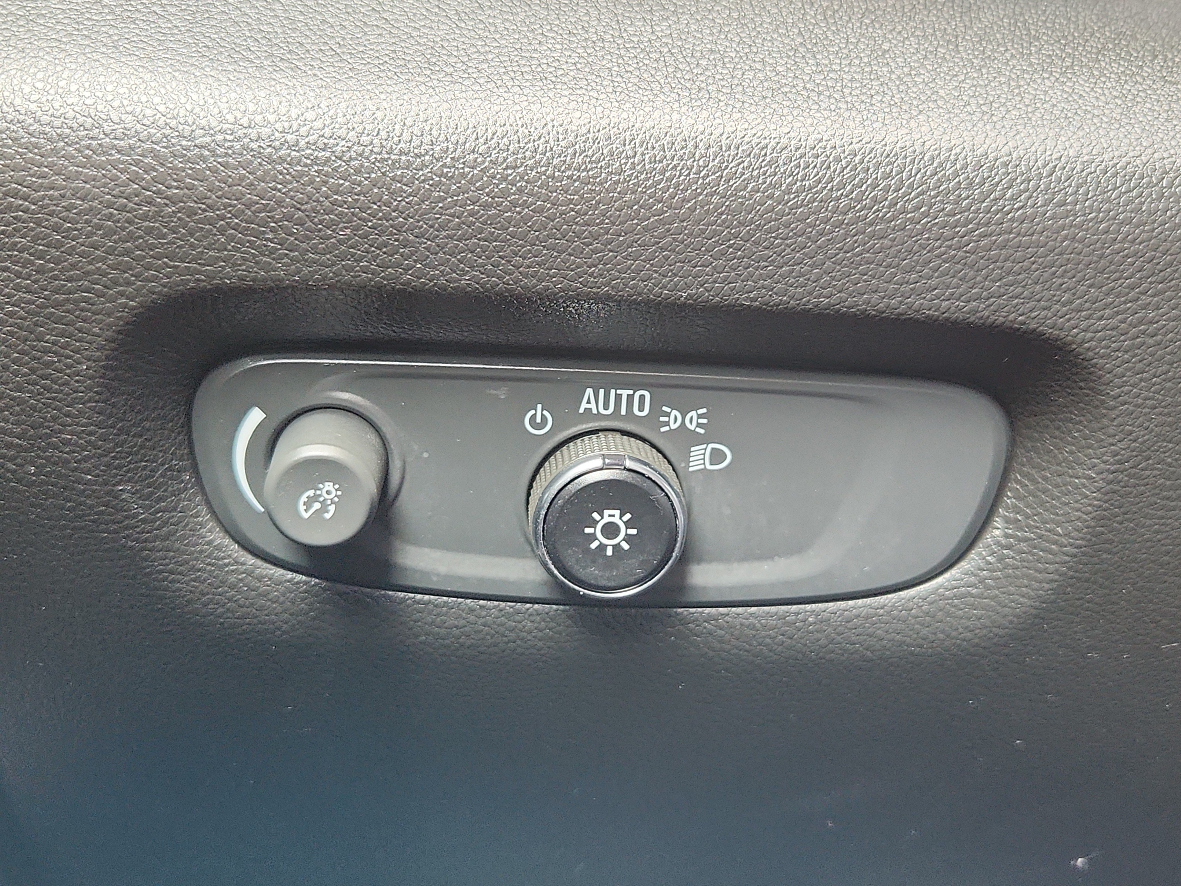 Used 2023 Chevrolet Traverse LT AWD/4WD image 26