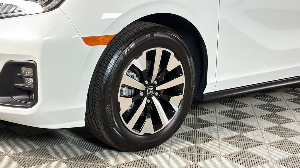 Used 2025 Honda Odyssey EX-L image 4