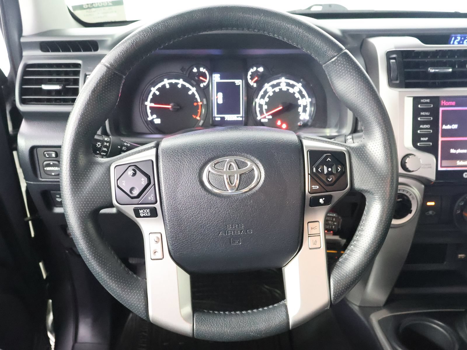 Used 2020 Toyota 4Runner SR5 Premium w/ Moonroof Package AWD/4WD image 33
