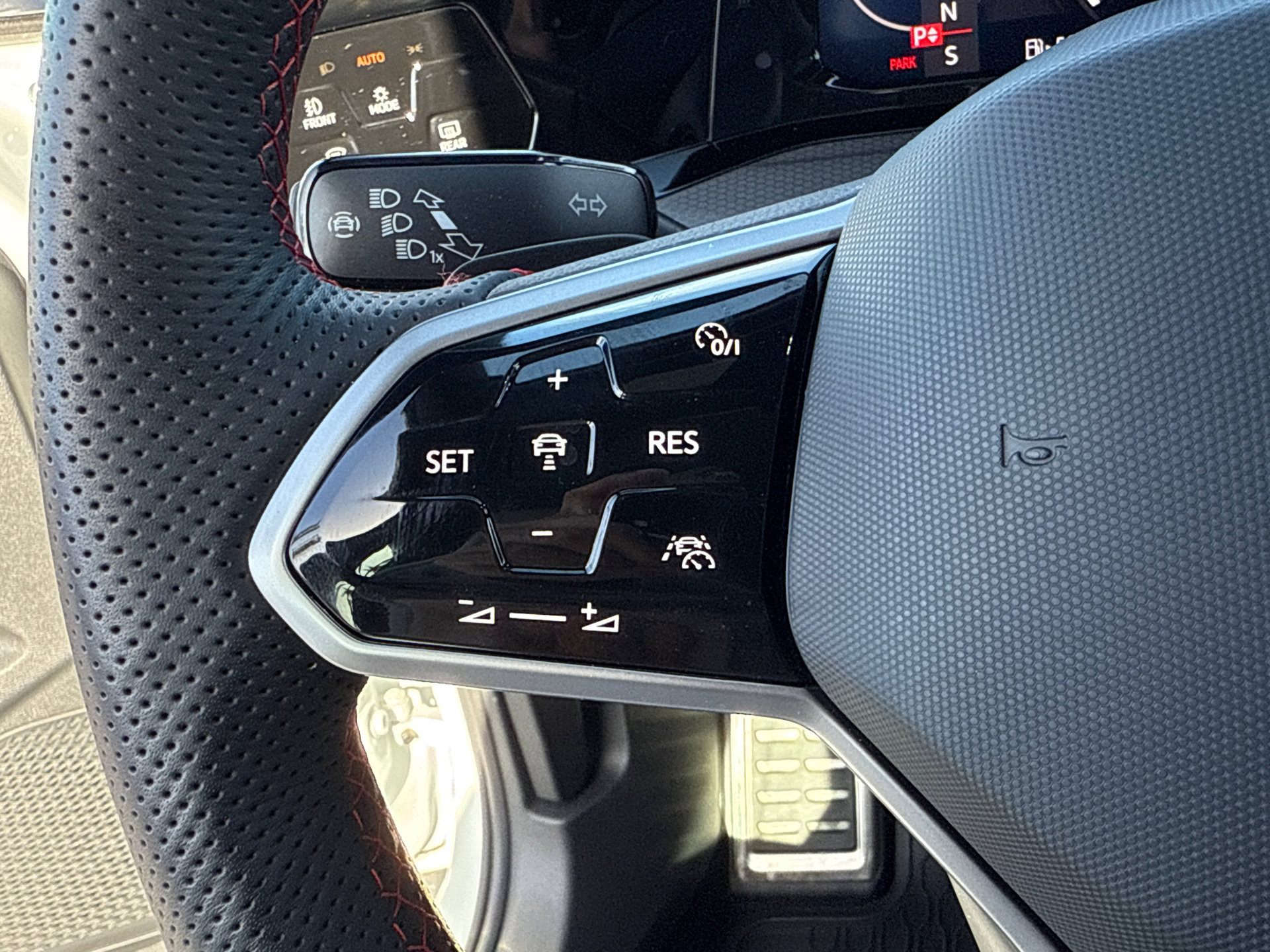 Used 2024 Volkswagen GTI SE FWD image 30