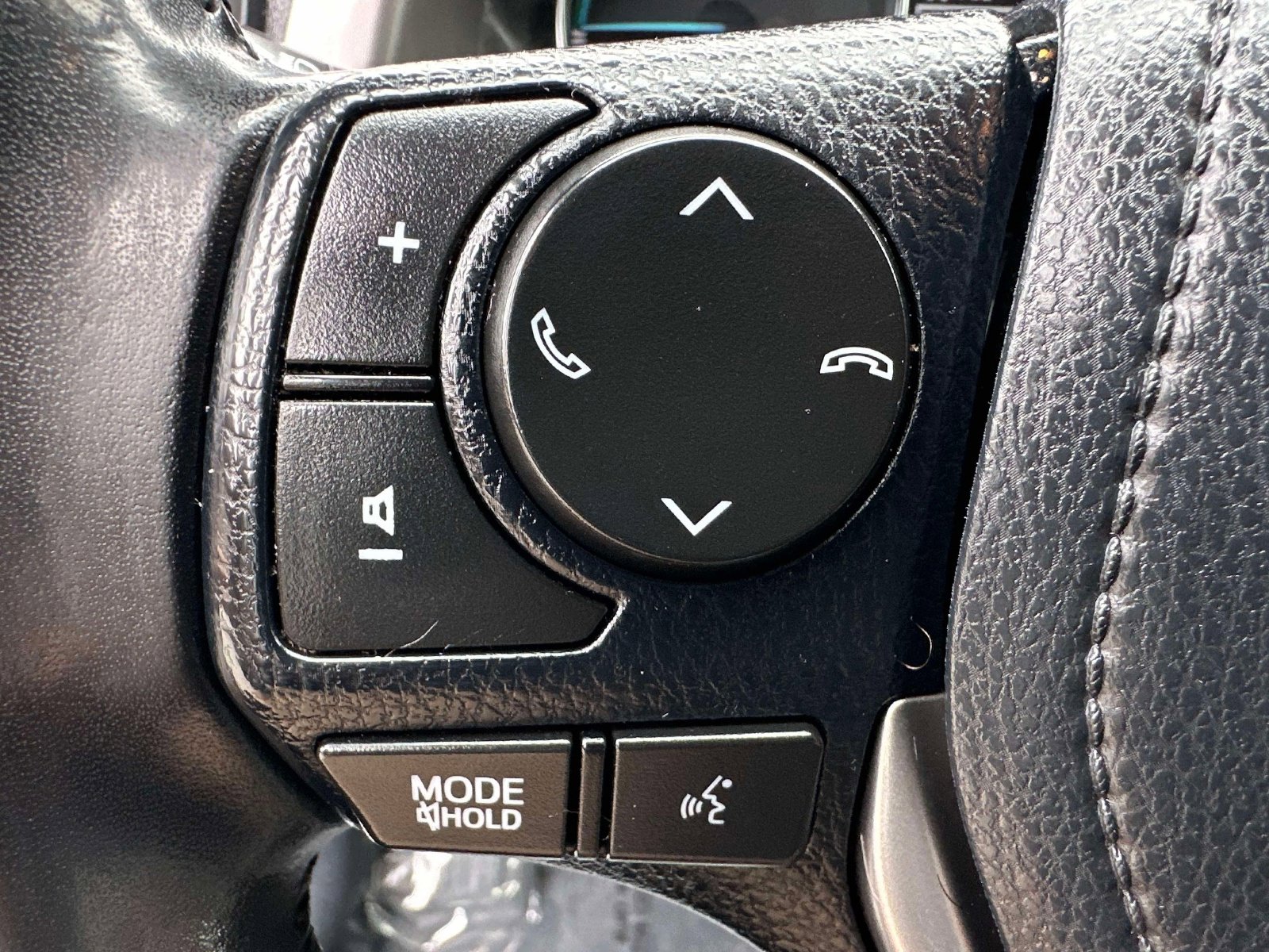 Used 2017 Toyota RAV4 Limited w/ Advanced Technology Package image 17