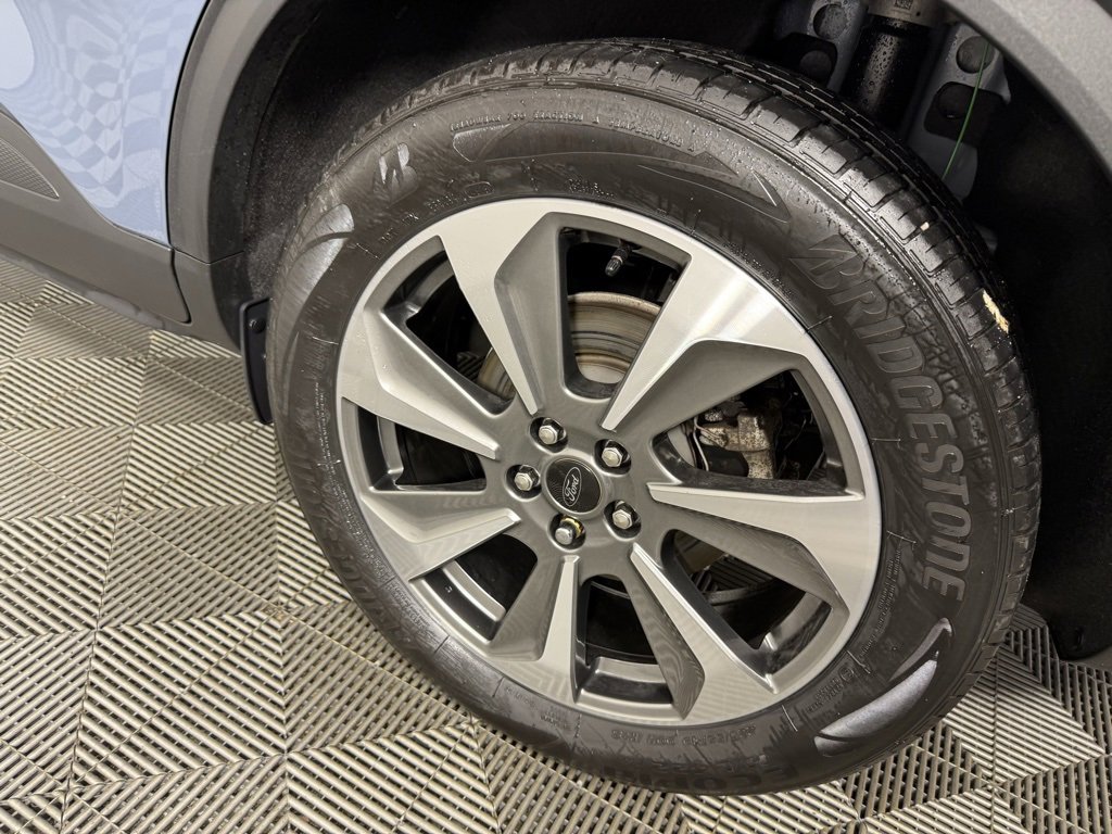 Used 2024 Ford Escape Platinum image 10