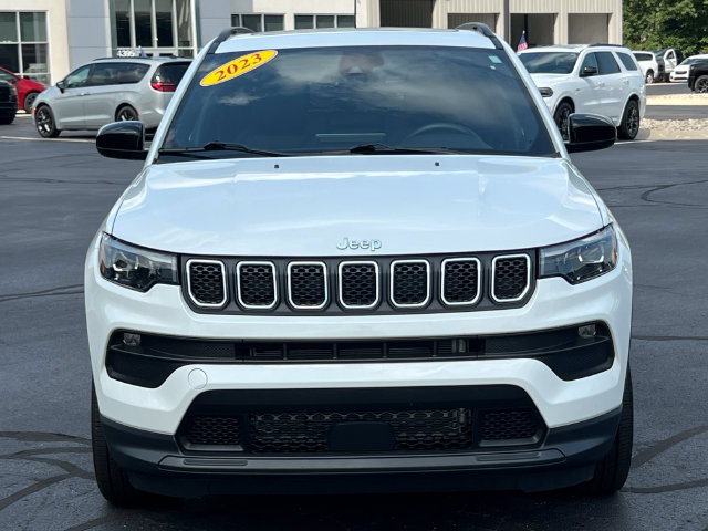 Used 2023 Jeep Compass Latitude w/ Sun and Sound Group AWD/4WD image 43