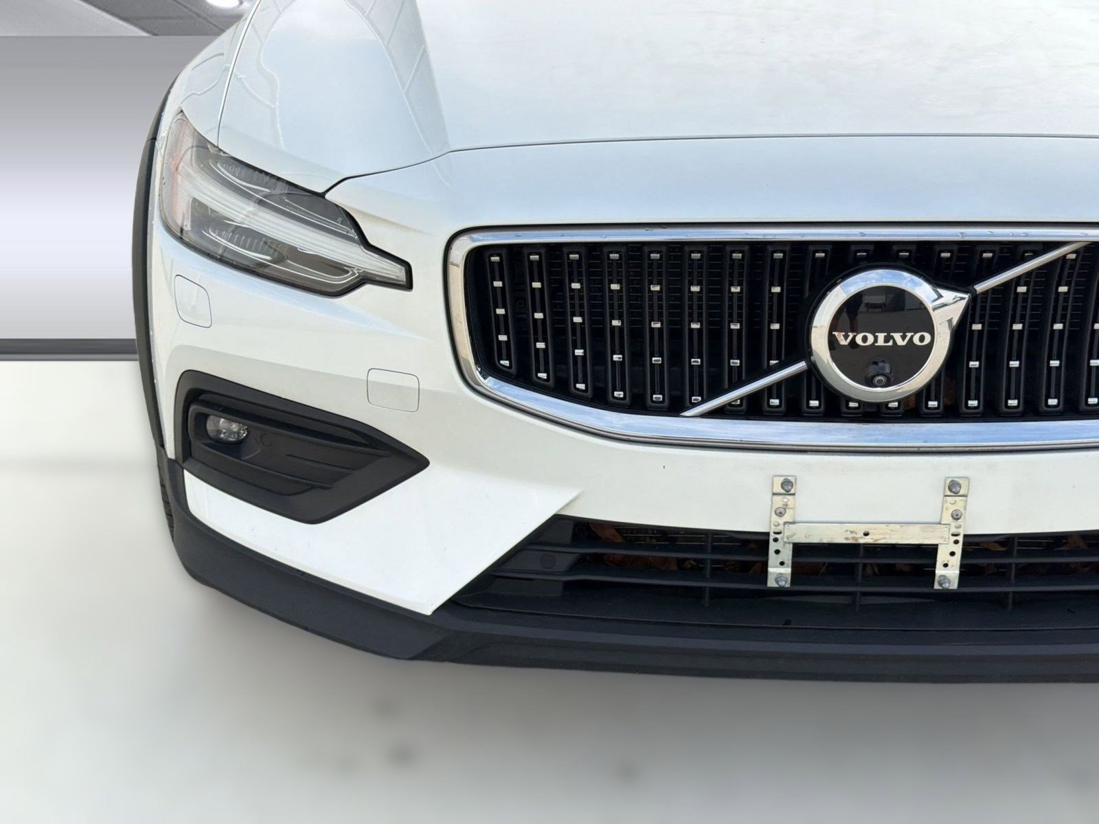 Certified 2024 Volvo V60 B5 Cross Country Ultimate image 11