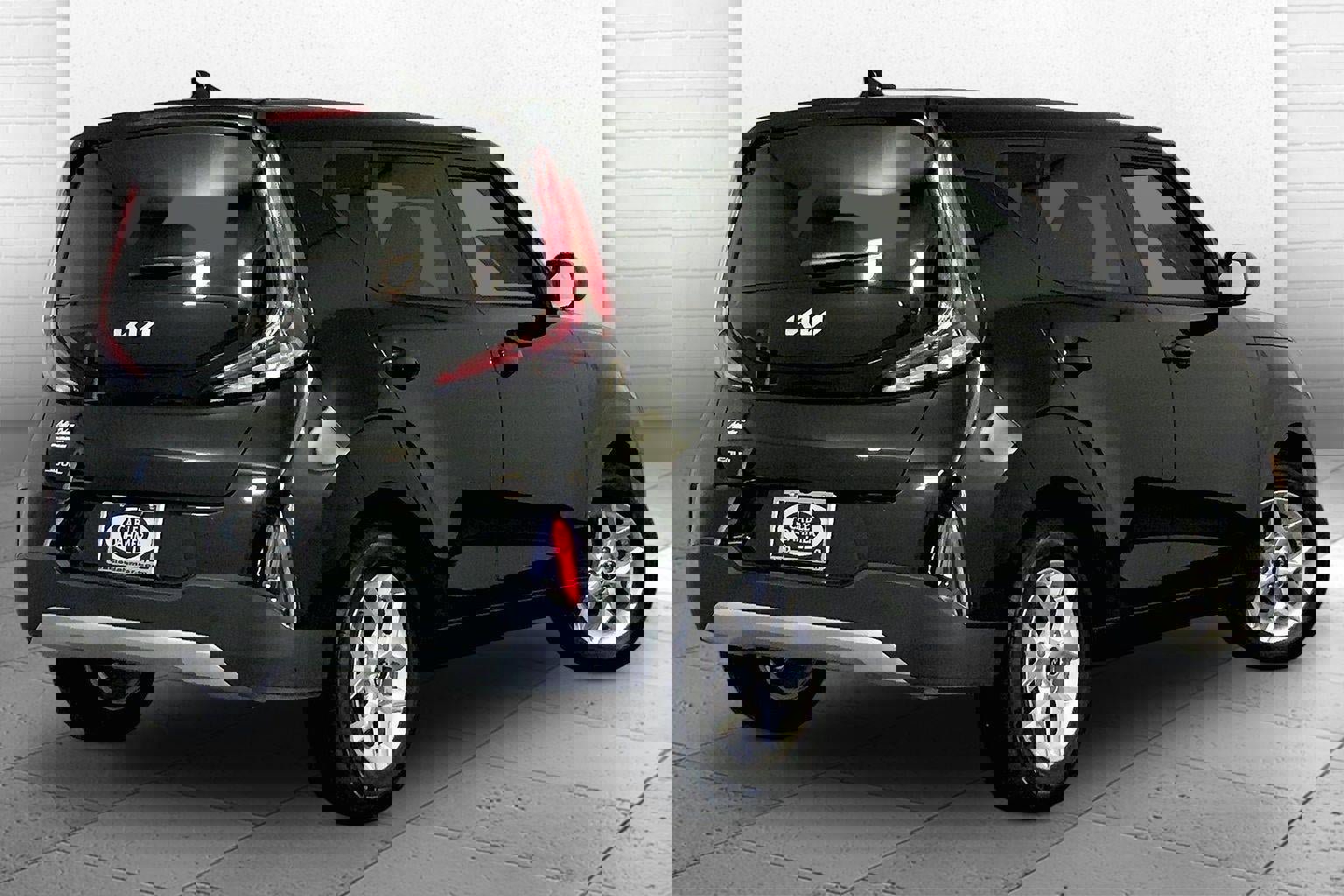 Used 2025 Kia Soul LX image 13