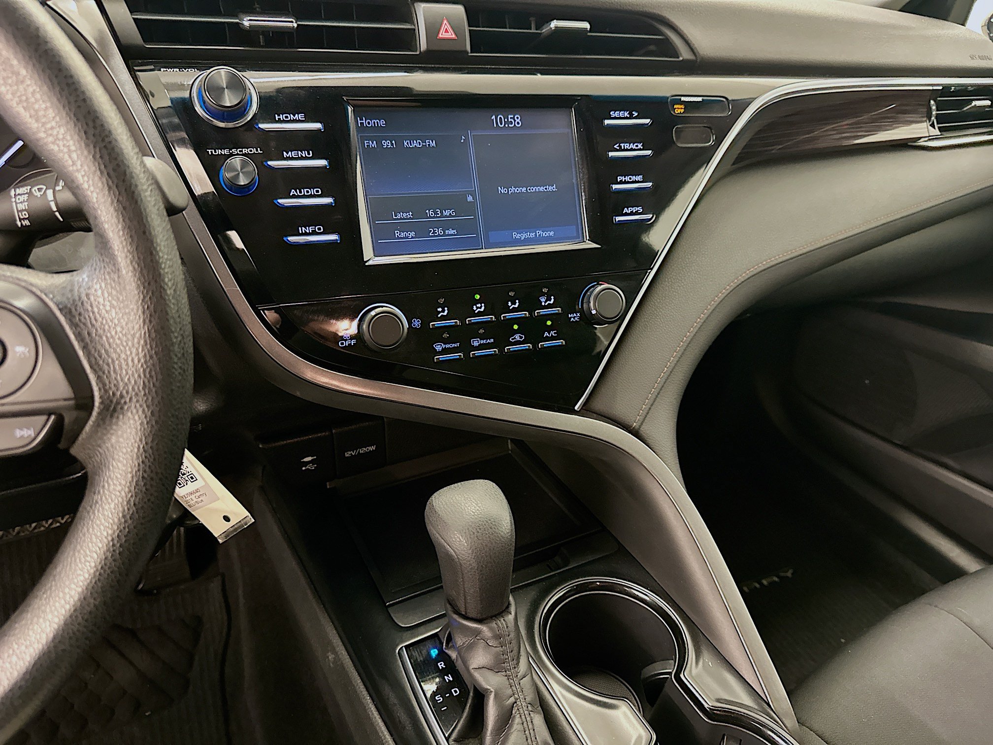 Used 2018 Toyota Camry LE FWD image 25