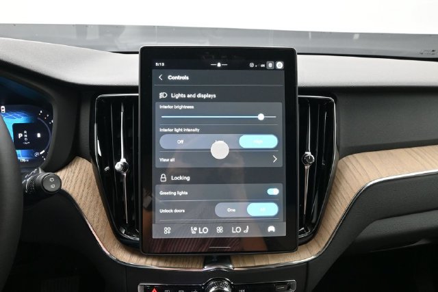 New 2027 Volvo XC60 B5 Core AWD/4WD image 18