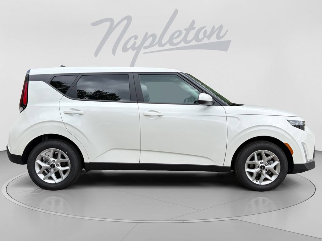 Used 2025 Kia Soul LX w/ LX Technology Package FWD image 7