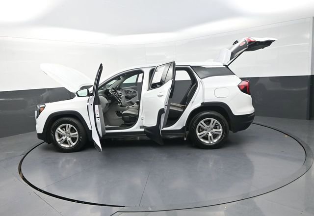Used 2024 GMC Terrain SLE image 30
