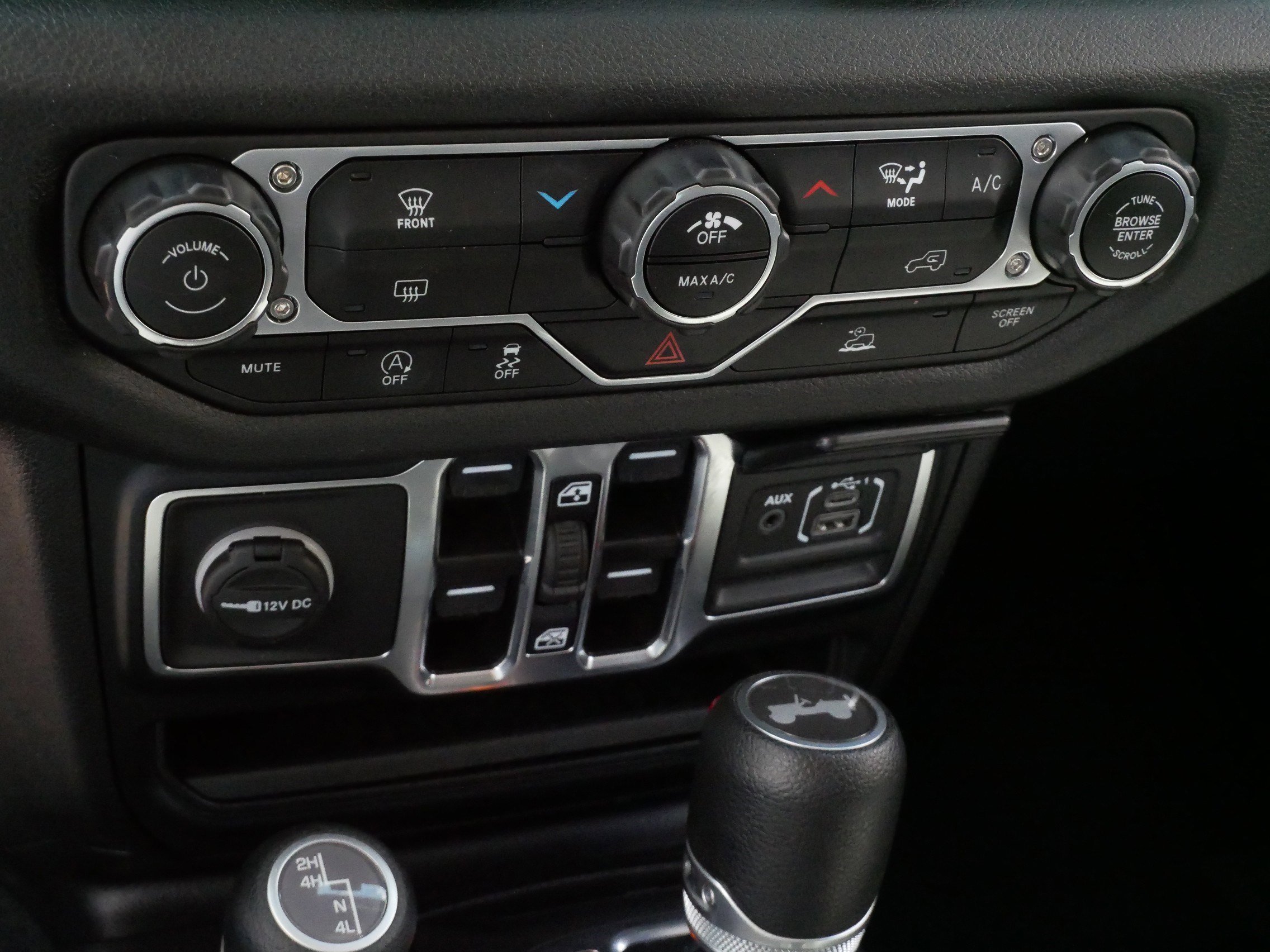 Used 2024 Jeep Wrangler Unlimited Sport AWD/4WD image 23