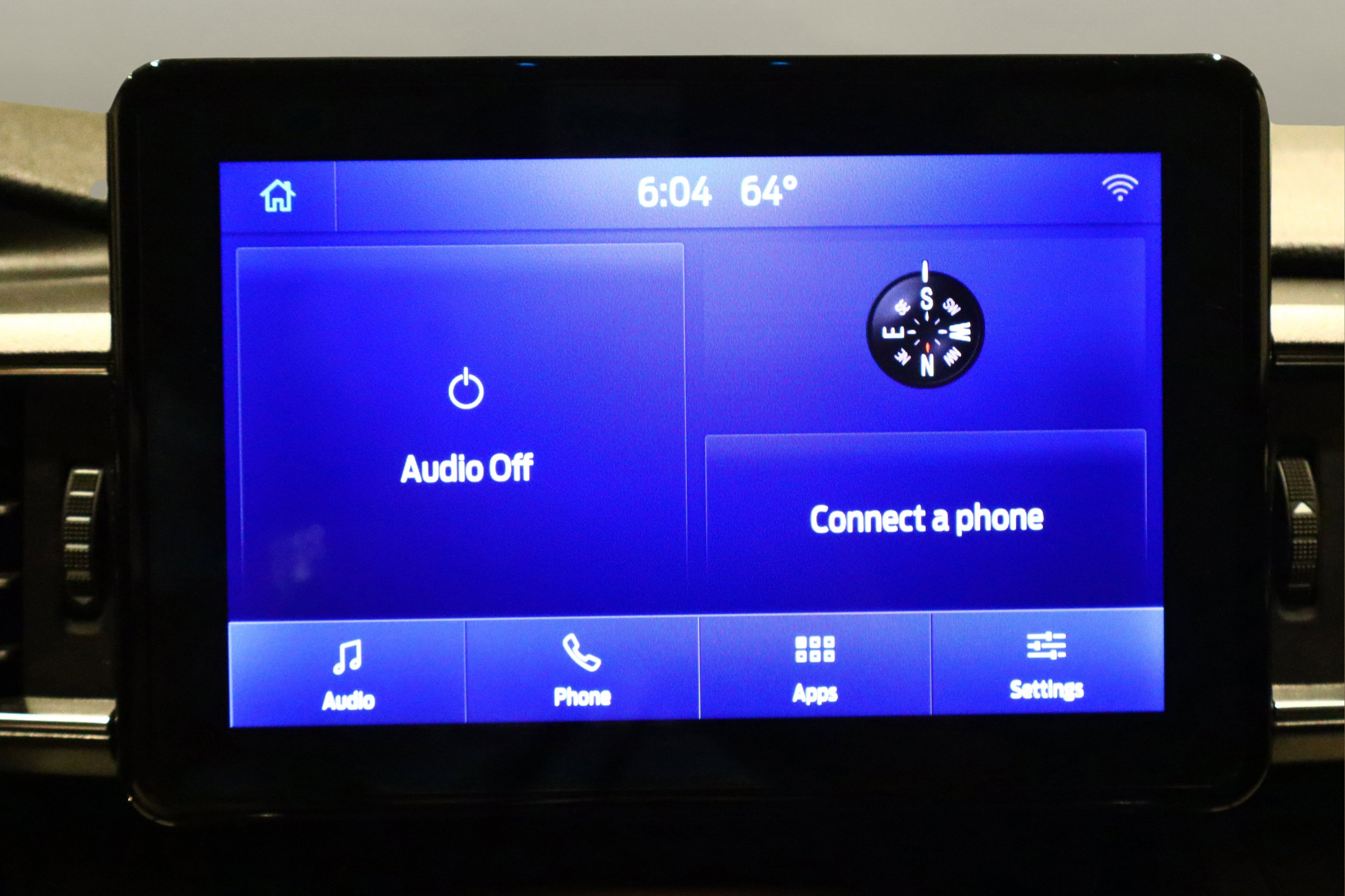 Used 2024 Ford Explorer XLT w/ Equipment Group 202A image 31