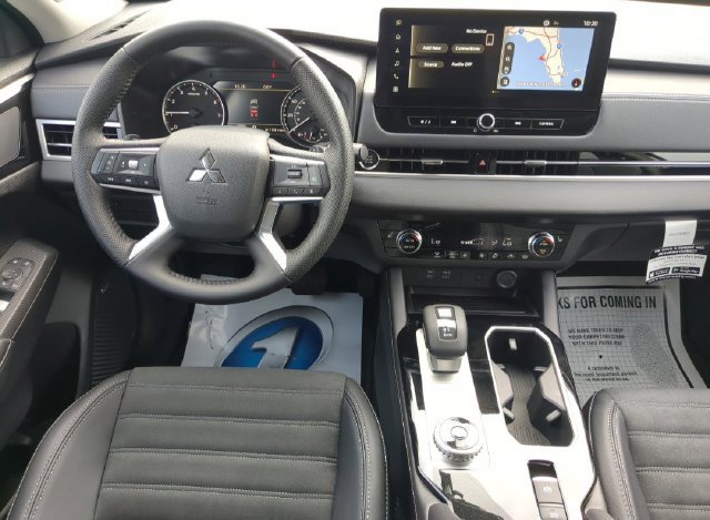 New 2026 Mitsubishi Outlander AWD image 17