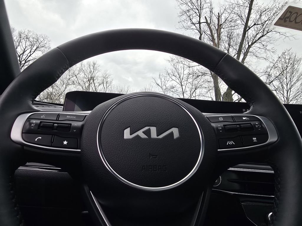 Used 2025 Kia K5 GT-Line w/ GT-Line Premium Package image 28