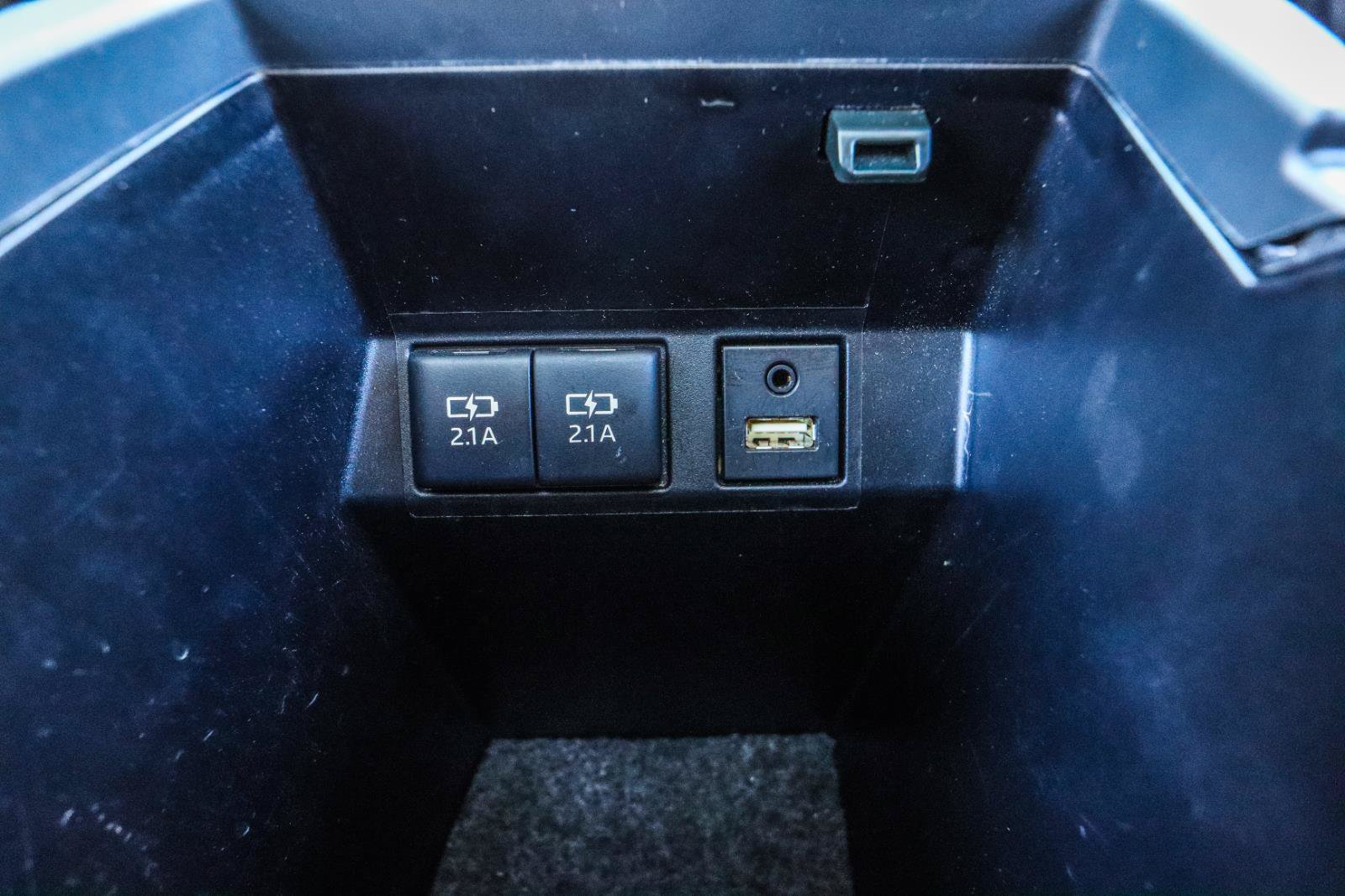 Used 2019 Toyota Avalon XLE w/ Moonroof Package FWD image 16