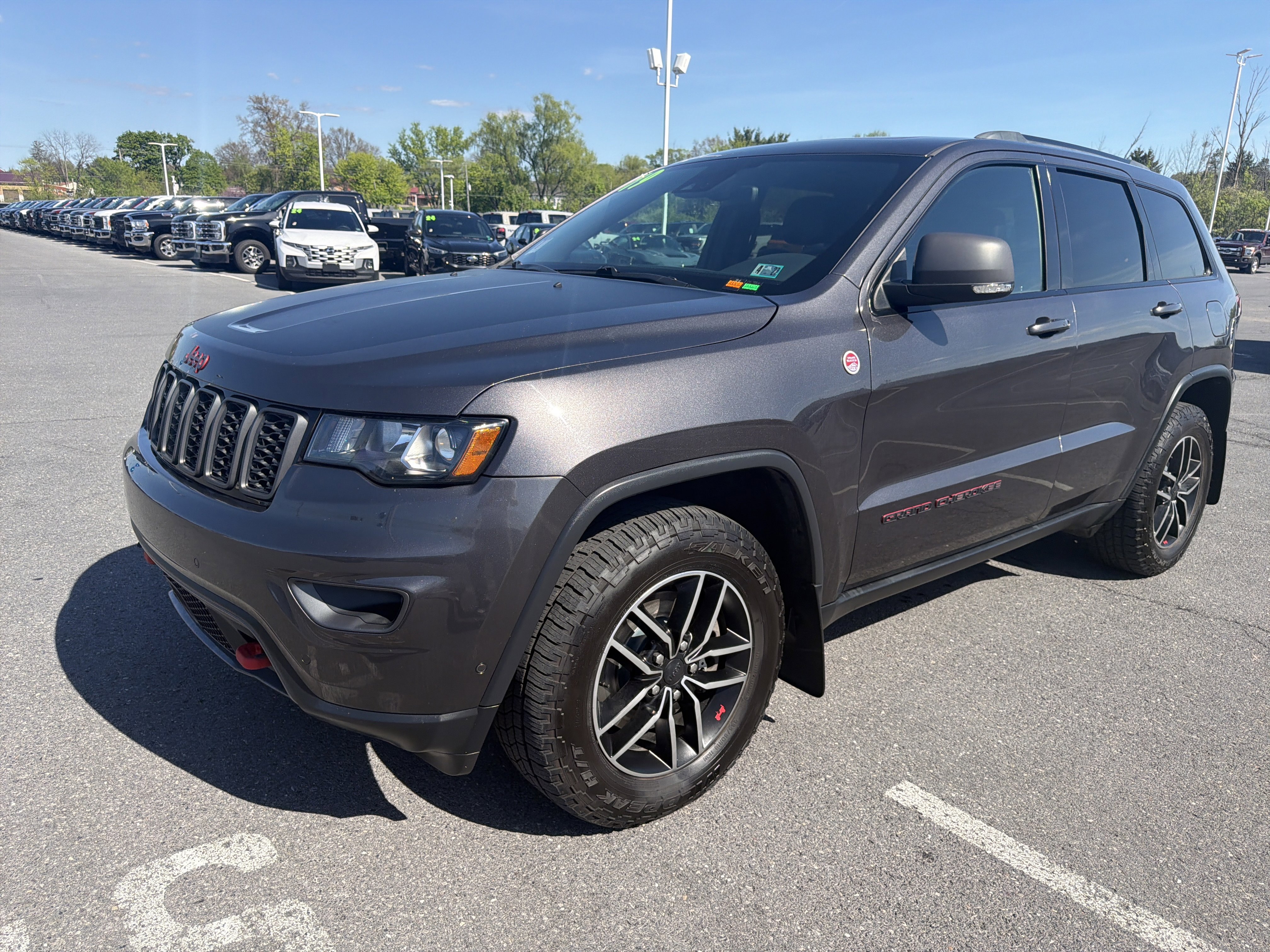Used 2019 Jeep Grand Cherokee Trailhawk AWD/4WD image 8
