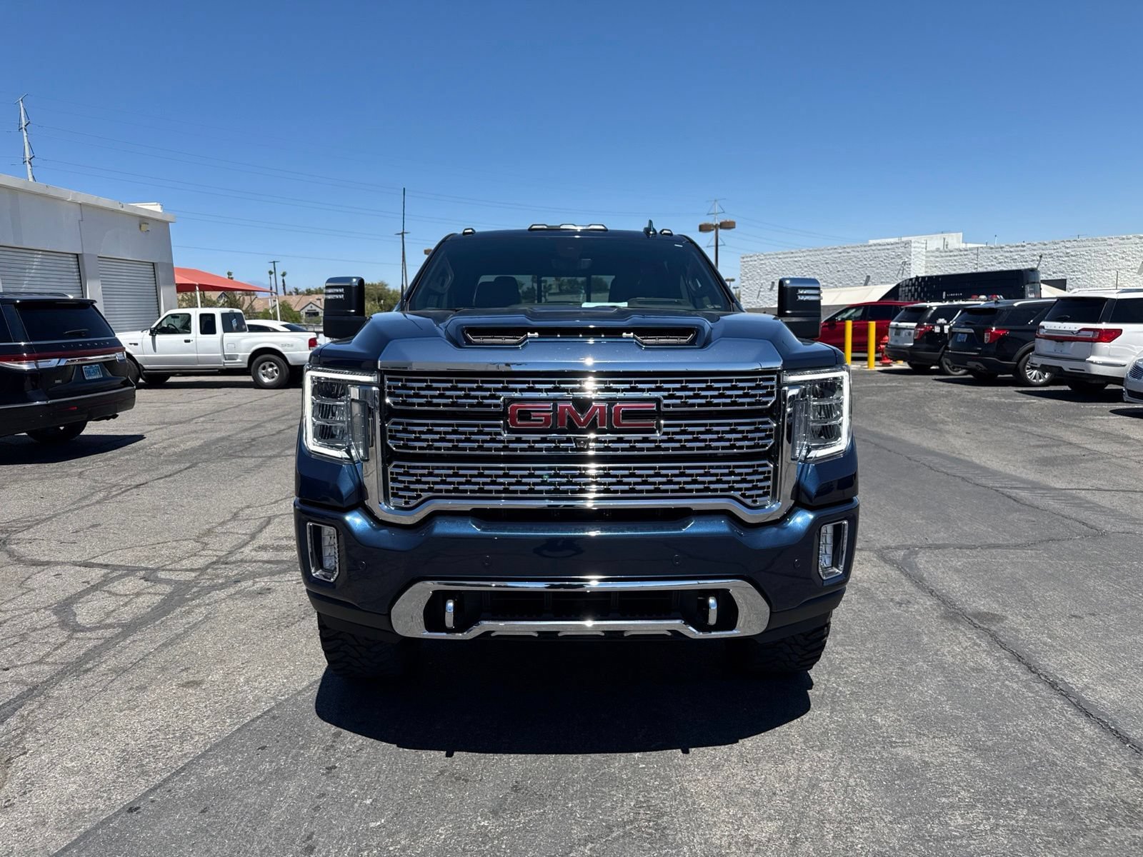 Used 2023 GMC Sierra 3500 Denali w/ Denali Ultimate Package AWD/4WD image 2