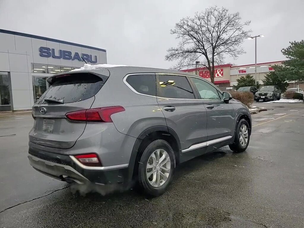 Used 2019 Hyundai Santa Fe SE image 3