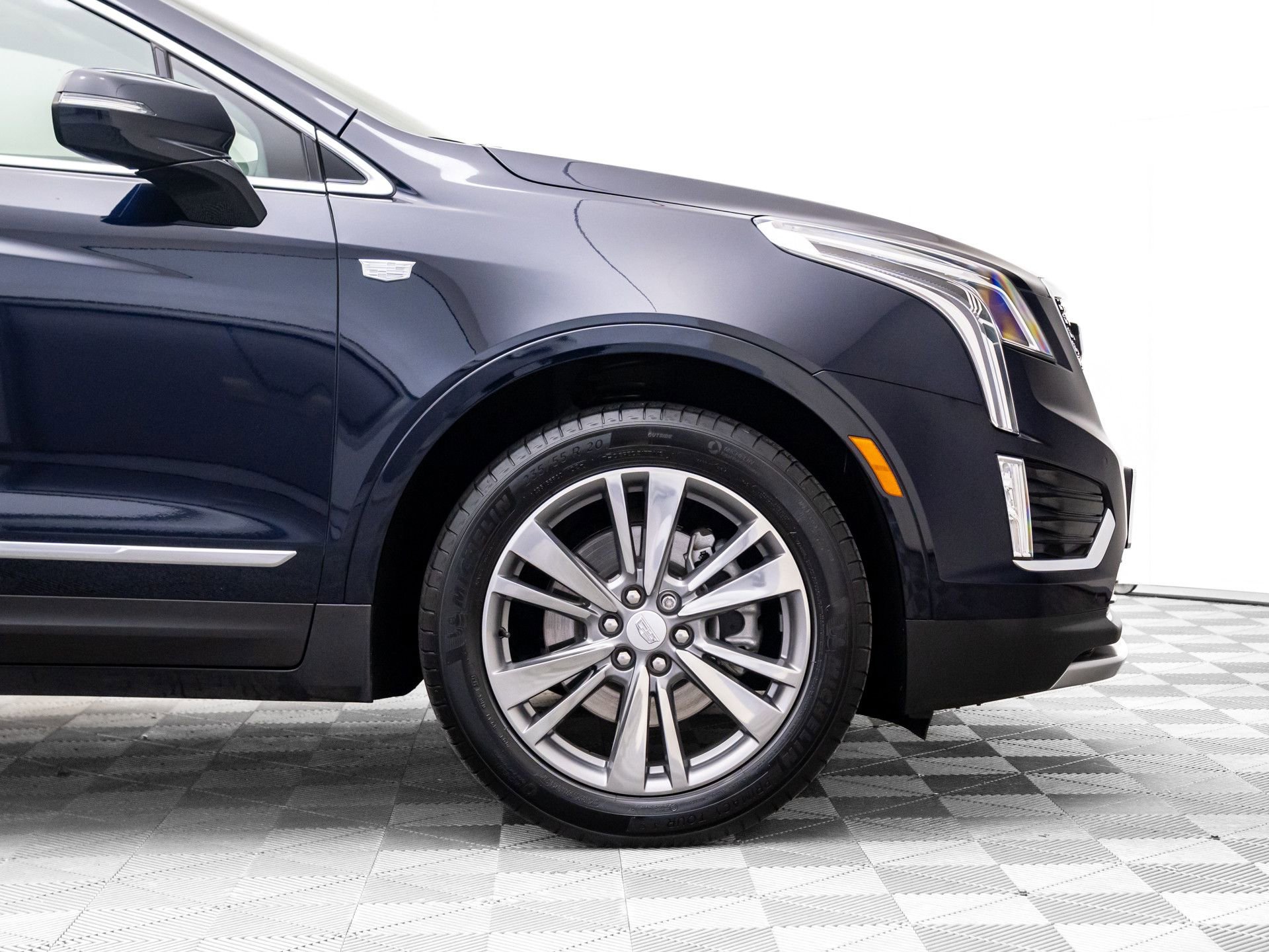 Certified 2022 Cadillac XT5 Premium Luxury w/ LPO, Floor Liner Package image 36