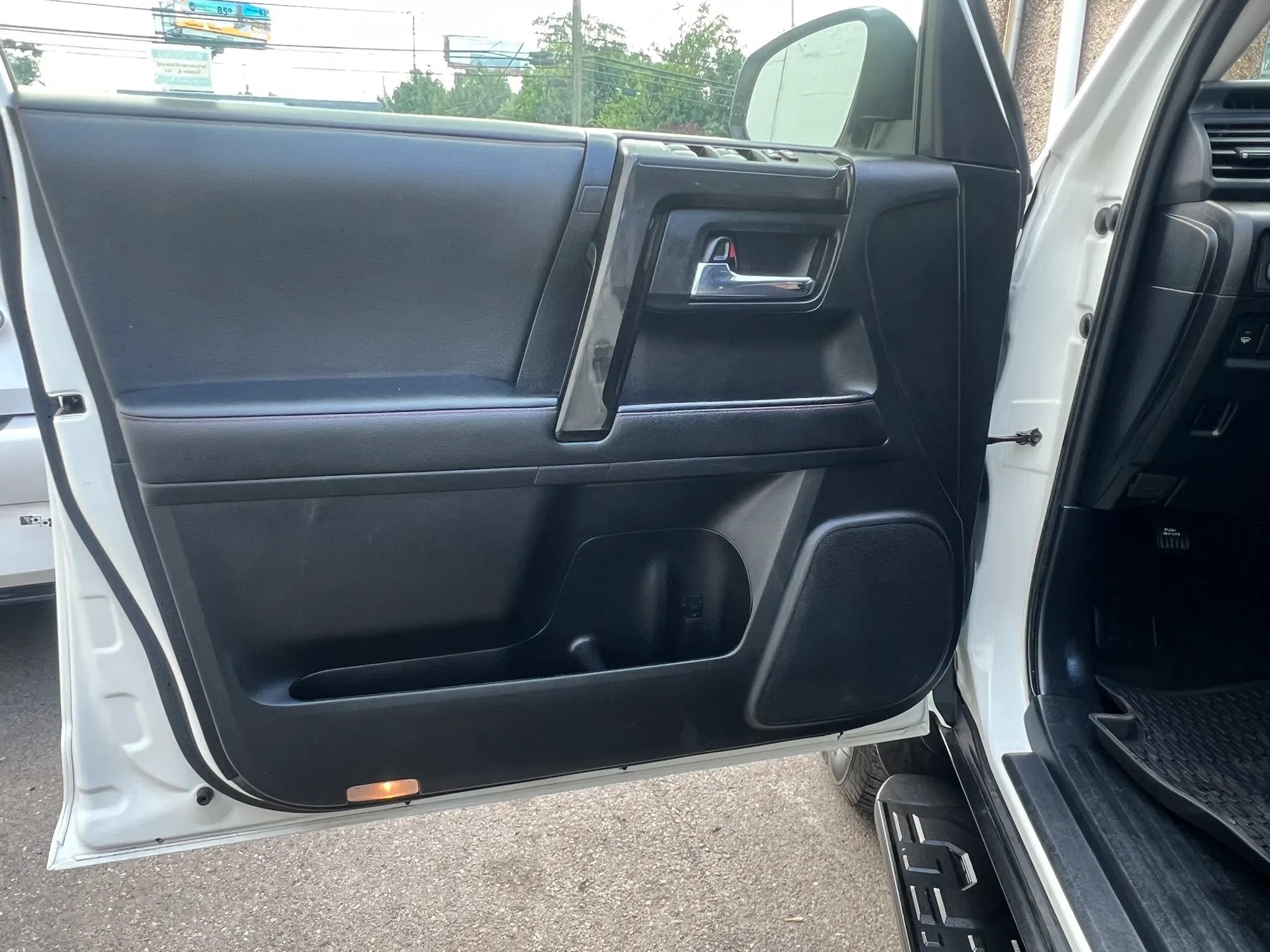 Used 2020 Toyota 4Runner TRD Off-Road AWD/4WD image 12
