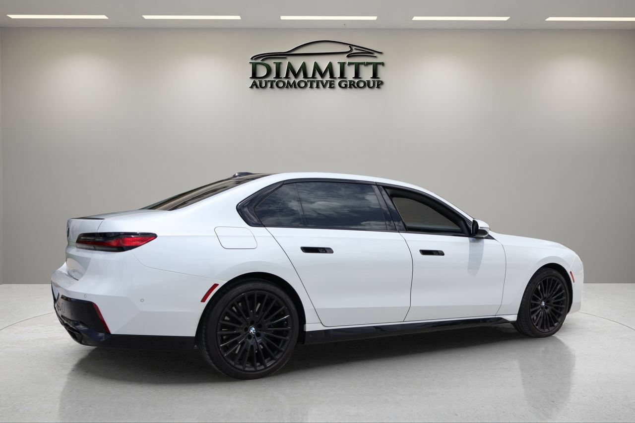Used 2025 BMW 760i xDrive w/ Executive Package AWD/4WD image 5