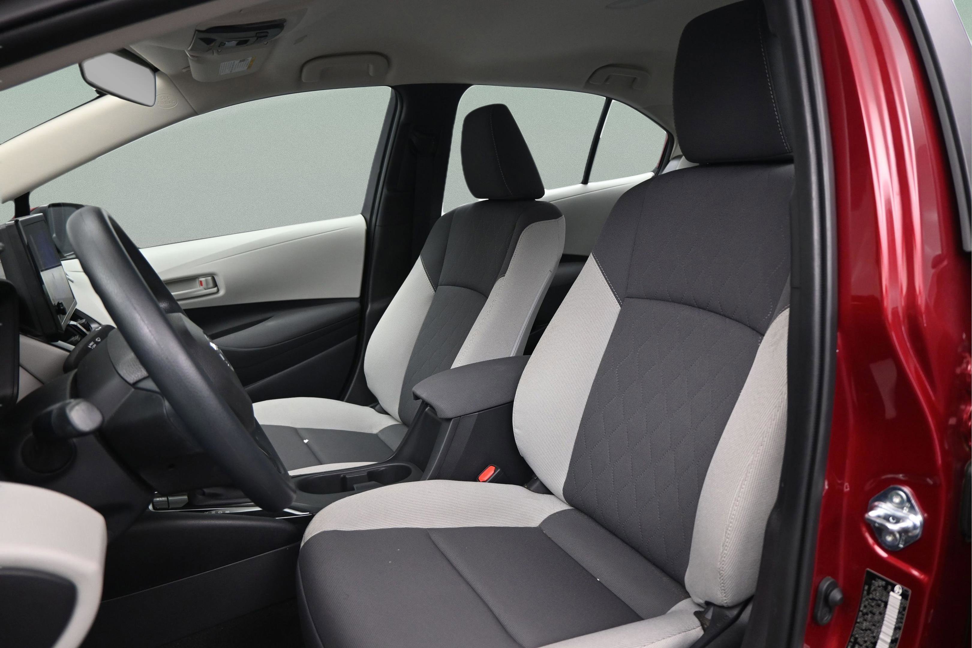 Certified 2025 Toyota Corolla LE FWD image 33