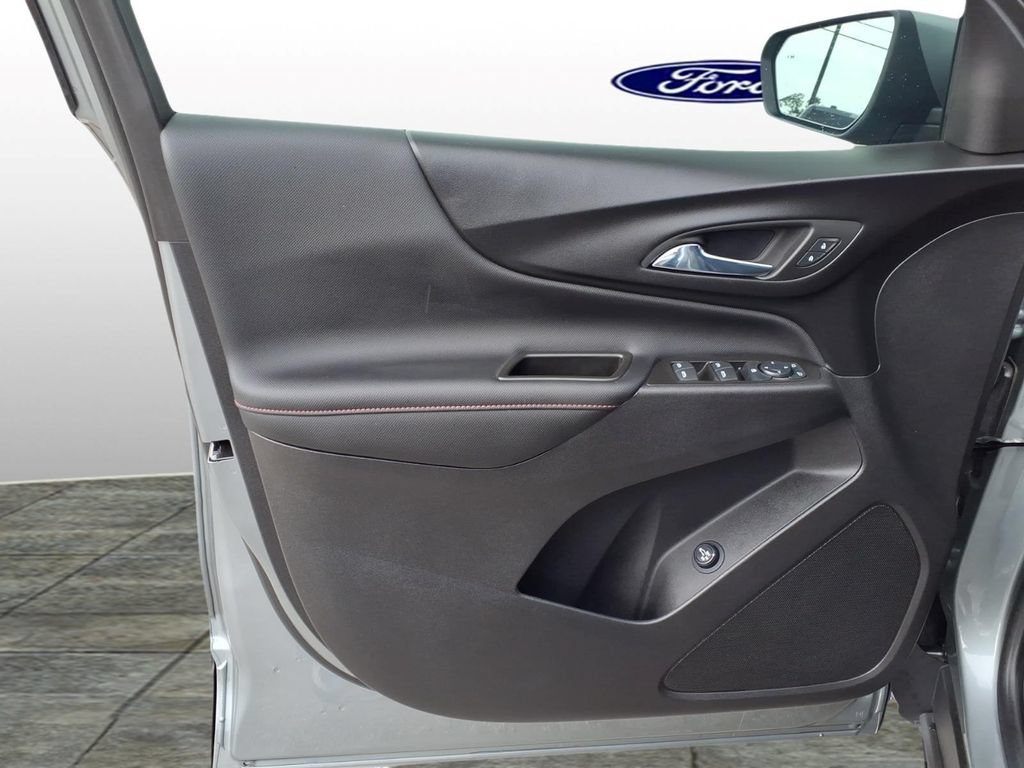 Used 2024 Chevrolet Equinox RS AWD/4WD image 13