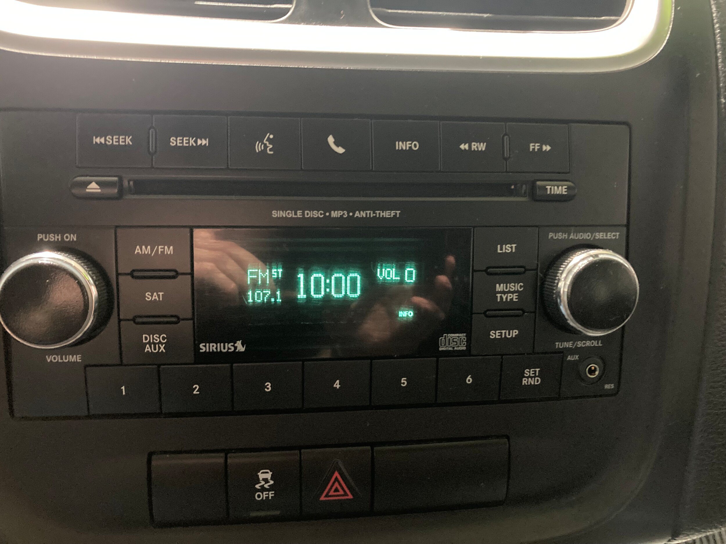 Used 2014 Dodge Avenger SE FWD image 26
