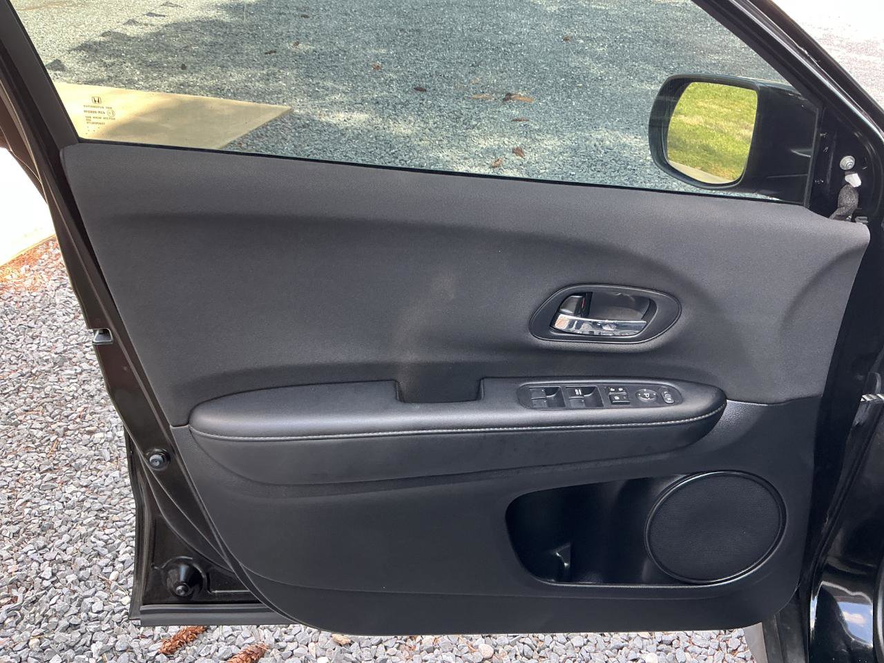 Used 2021 Honda HR-V LX image 9