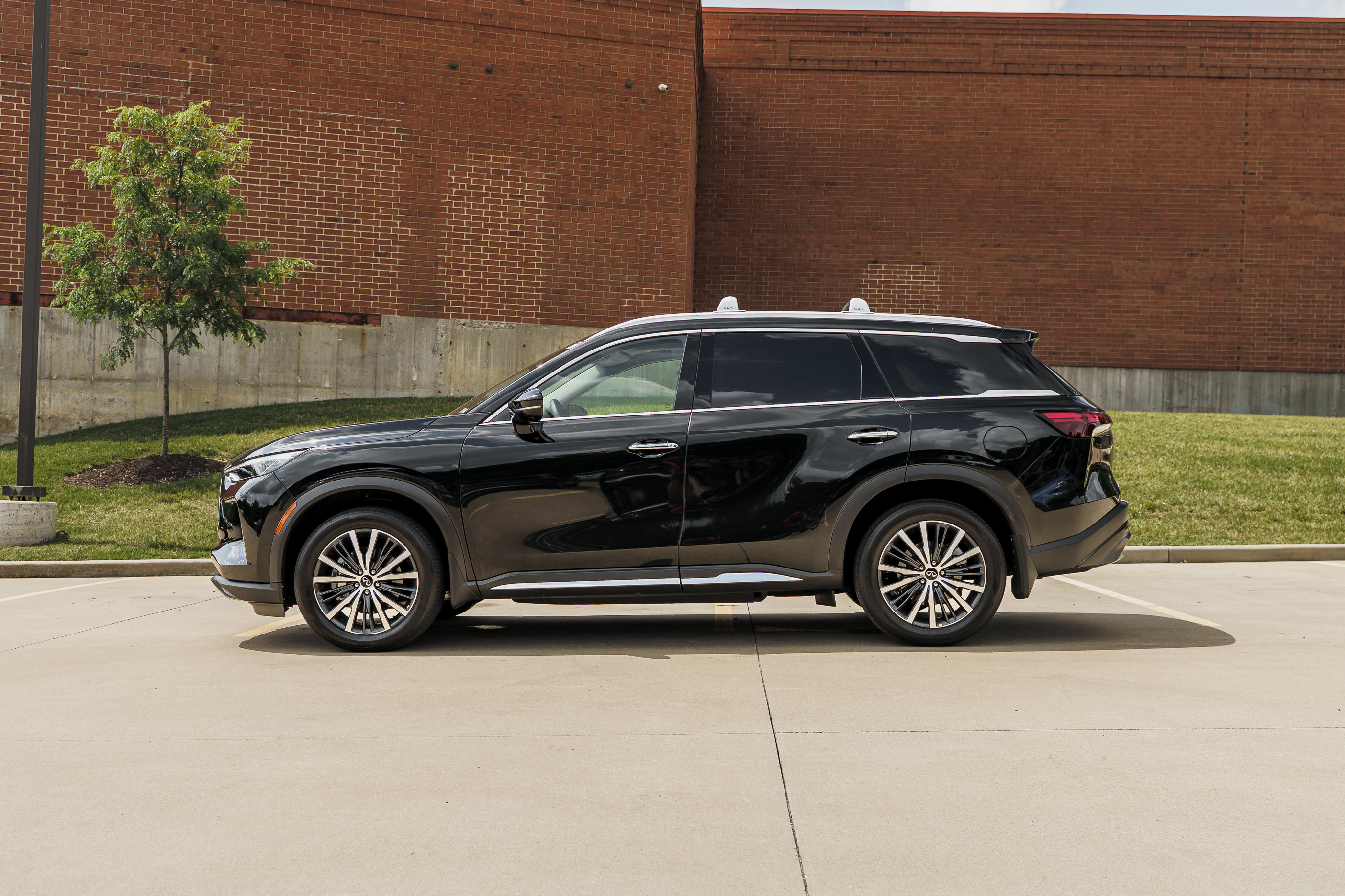 Used 2024 INFINITI QX60 Sensory w/ Cargo Package AWD/4WD image 6