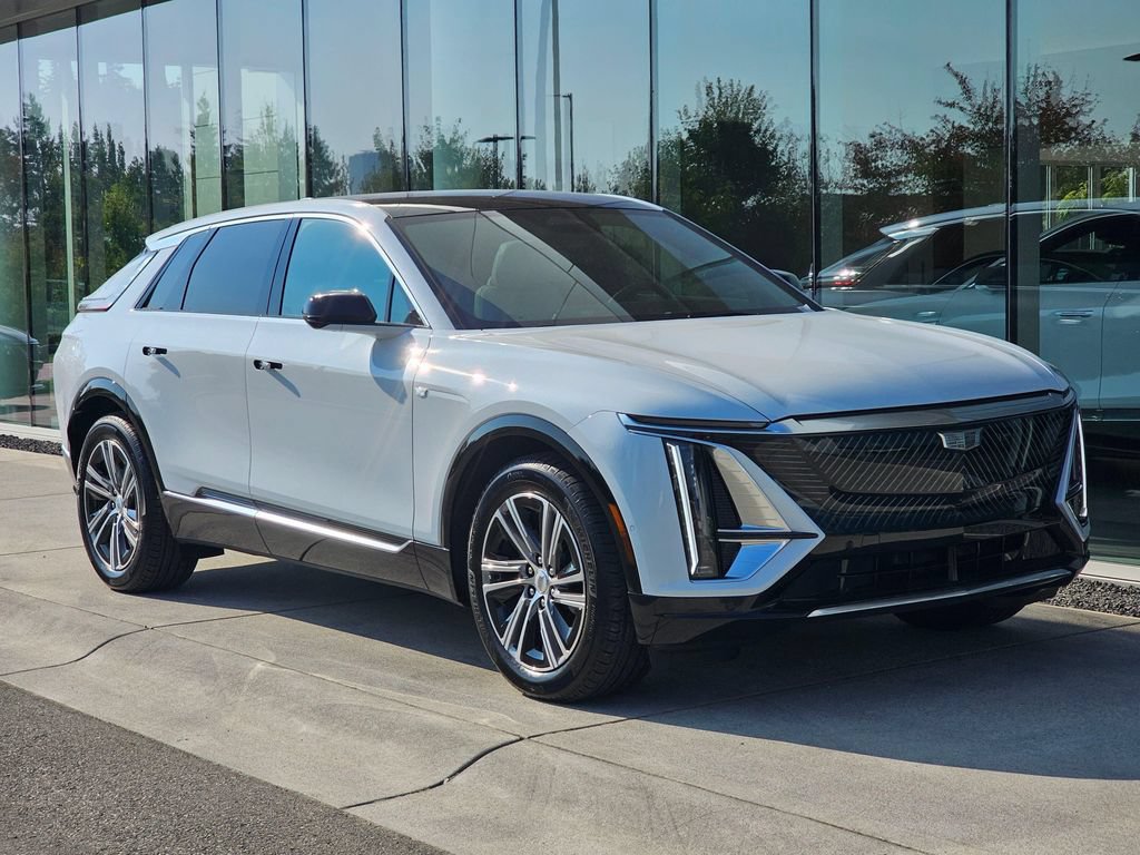 New 2026 Cadillac Lyriq Luxury AWD/4WD image 7