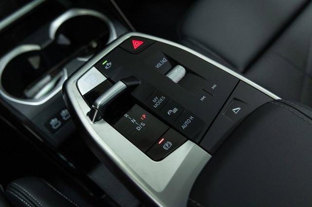 Certified 2025 BMW X2 xDrive28i w/ Technology Package image 23