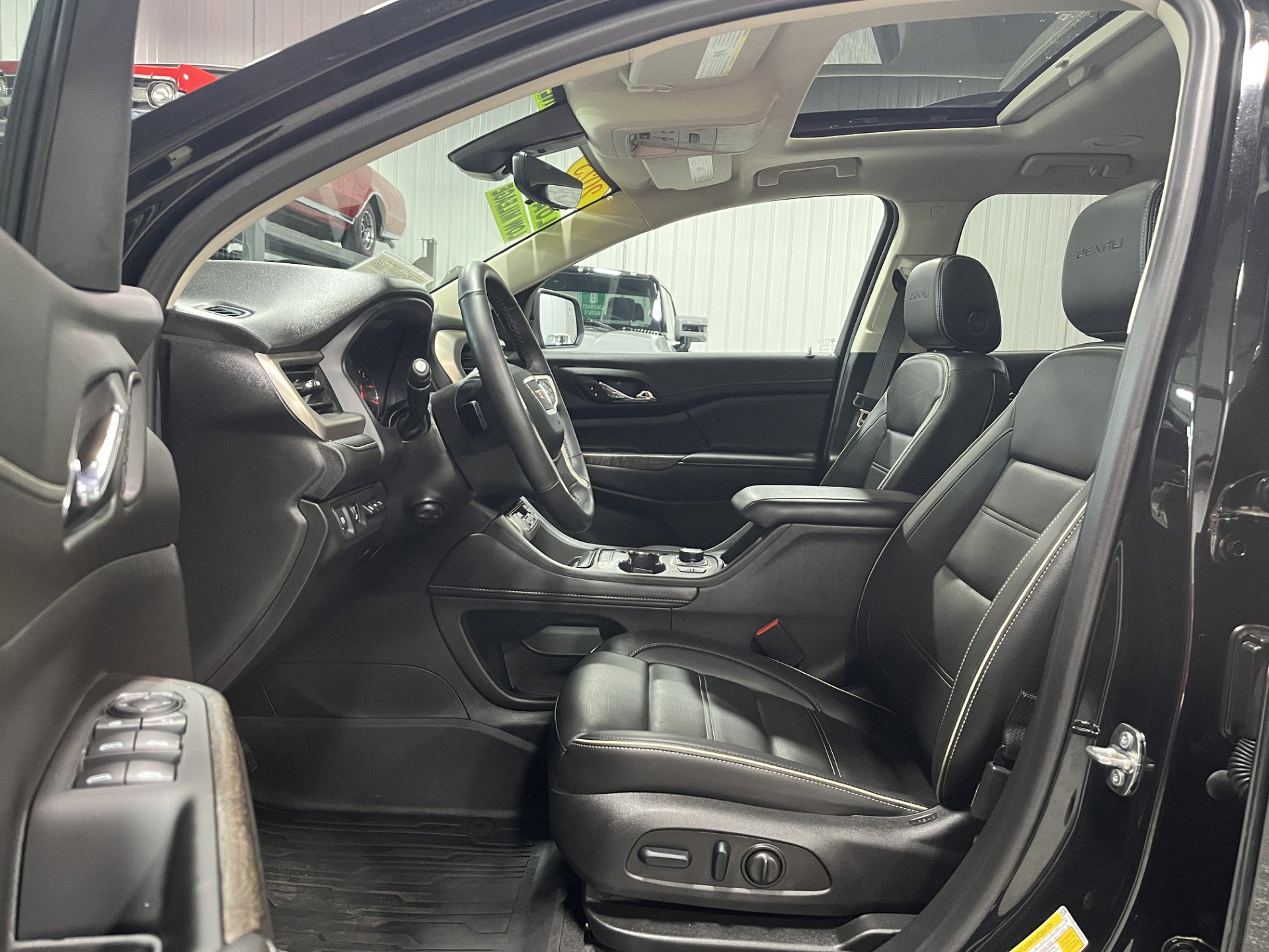 Certified 2023 GMC Acadia Denali w/ Black Diamond Edition AWD/4WD image 13