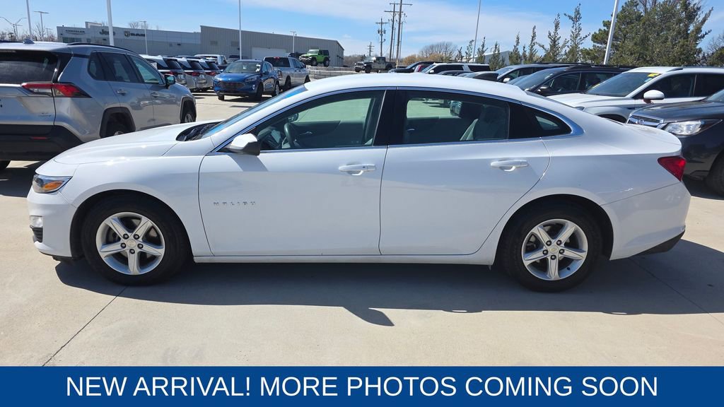 Used 2020 Chevrolet Malibu LS w/ Driver Confidence Package II image 2