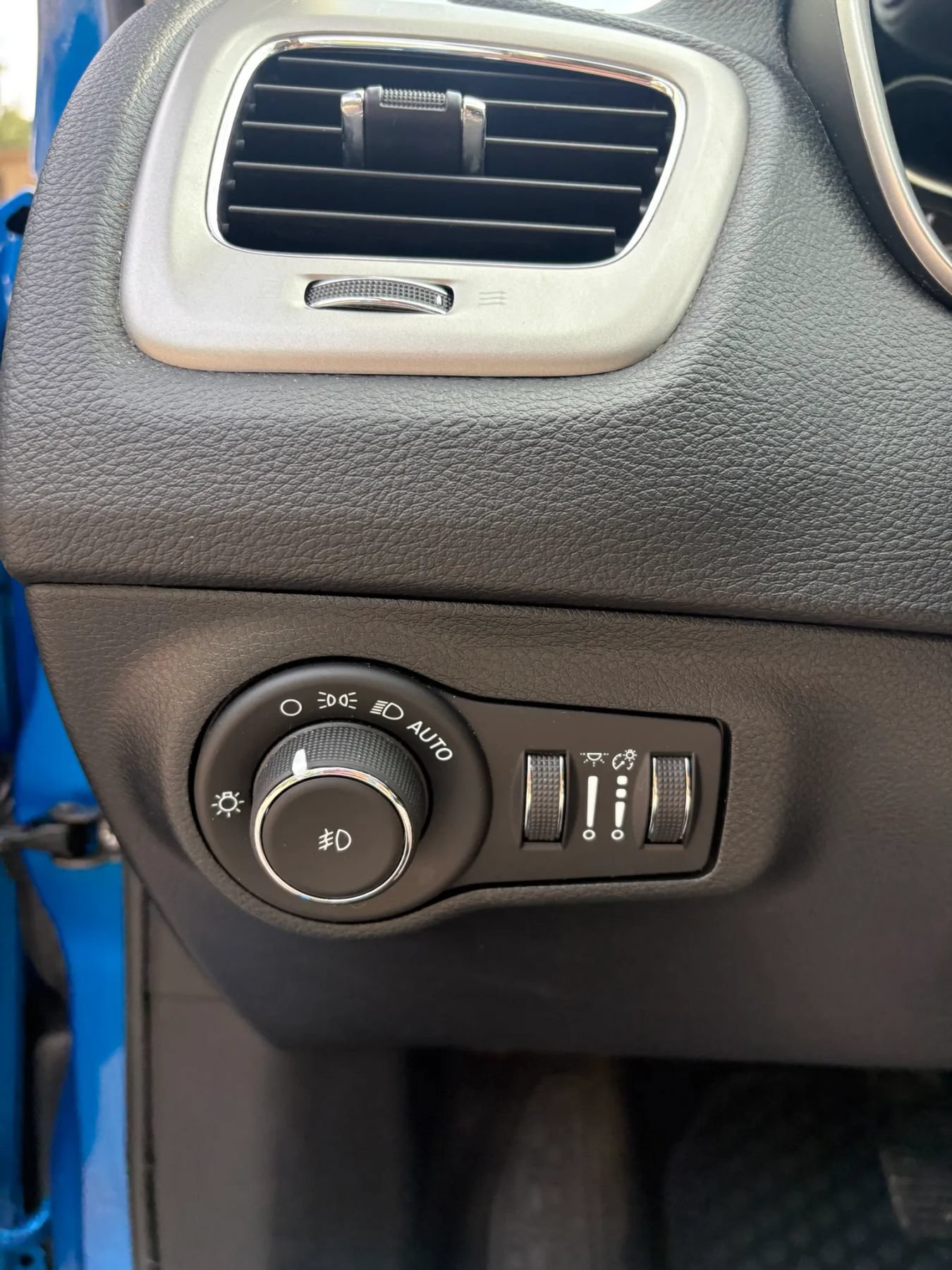 Used 2021 Jeep Compass Latitude w/ Sun and Sound Group AWD/4WD image 42